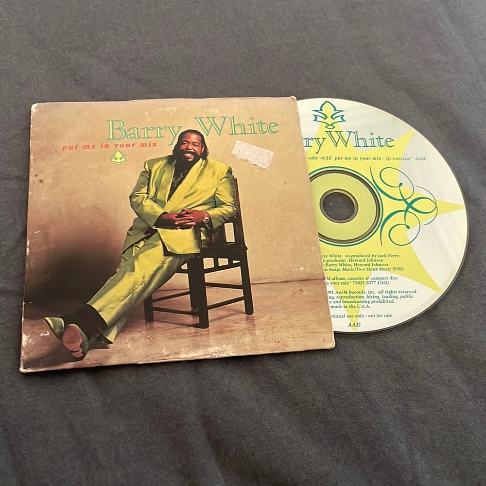 MUSIC CD